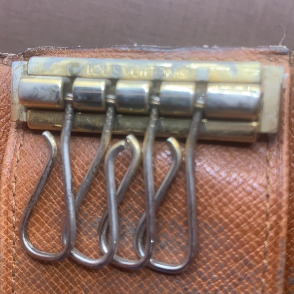 🤎 🤎 🤎 Louis Vuitton Monogram signature design LV Logo 4 key holder 22 - Picture 7 of 9